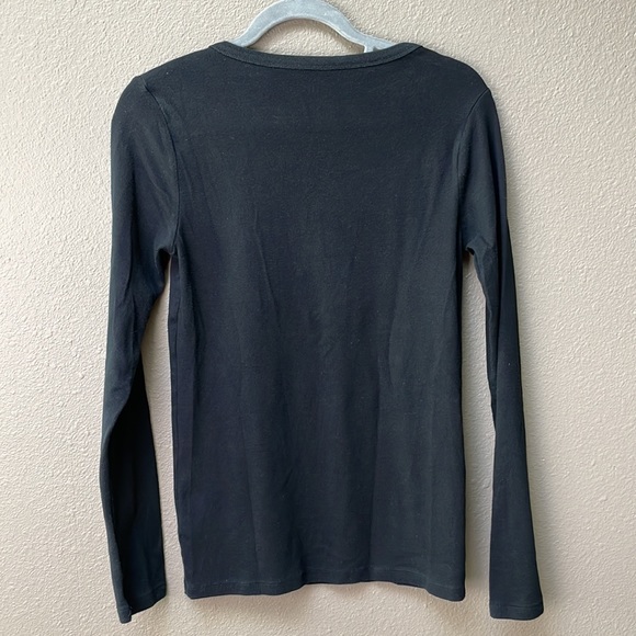 Gap long sleeve super soft v neck size M - Picture 3 of 5